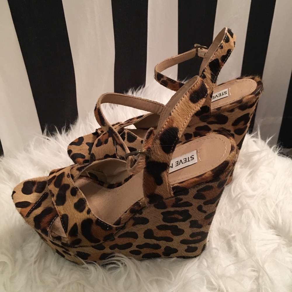 Steve Madden 7.5 leopard print wedge